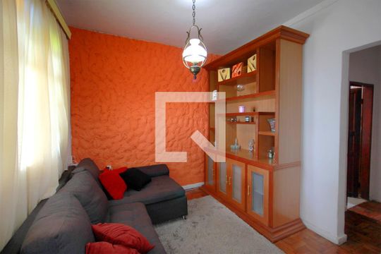 Casa à venda com 3 quartos, 430m² em Cachoeirinha, Belo Horizonte