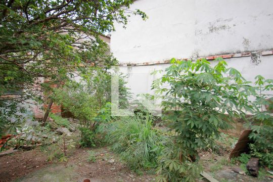 Quintal de casa à venda com 3 quartos, 430m² em Cachoeirinha, Belo Horizonte
