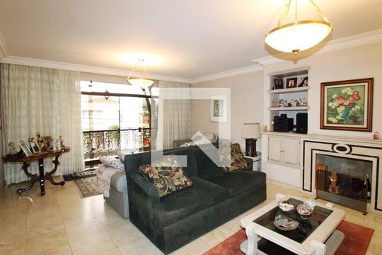 Casa para alugar com 3 quartos, 360m² em Jardim Leonor Mendes de Barros, São Paulo