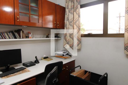 Escritório de casa para alugar com 3 quartos, 360m² em Jardim Leonor Mendes de Barros, São Paulo
