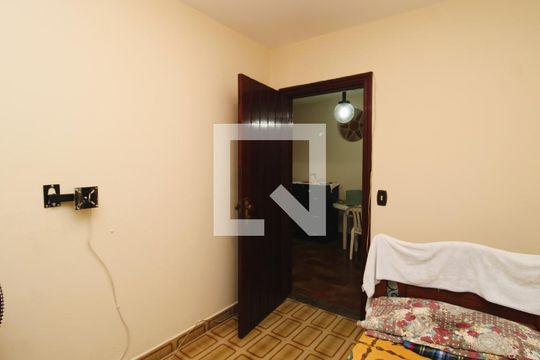 Quarto de Serviço de casa para alugar com 3 quartos, 360m² em Jardim Leonor Mendes de Barros, São Paulo