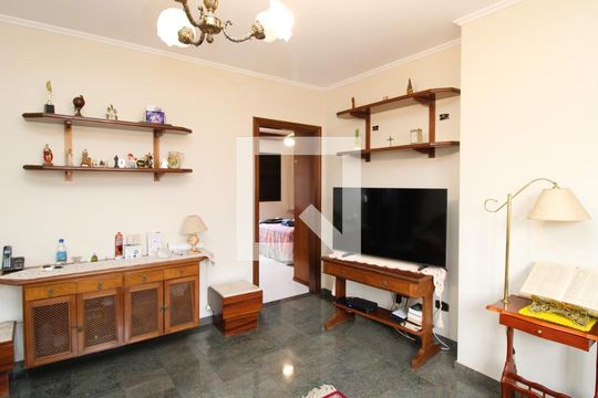 Sala de TV de casa para alugar com 3 quartos, 360m² em Jardim Leonor Mendes de Barros, São Paulo