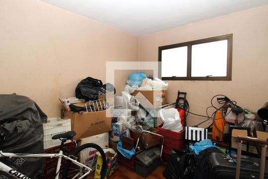 Quarto Garagem de casa para alugar com 3 quartos, 360m² em Jardim Leonor Mendes de Barros, São Paulo