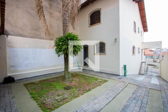 Quintal de casa para alugar com 3 quartos, 278m² em Vila Valparaíso, Santo André