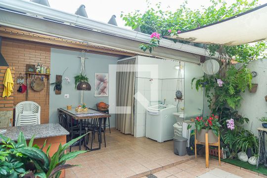 Quintal de casa à venda com 3 quartos, 157m² em Parque Jabaquara, São Paulo