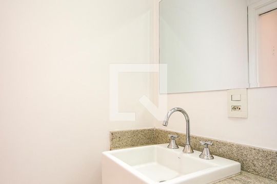 Banheiro da suíte de apartamento à venda com 2 quartos, 70m² em Chácara Seis de Outubro, São Paulo