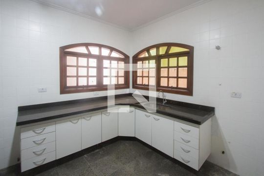 Cozinha de casa de condomínio à venda com 3 quartos, 260m² em Jardim Monte Azul, São Paulo