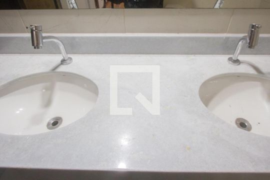 Pia de casa de condomínio à venda com 3 quartos, 260m² em Jardim Monte Azul, São Paulo