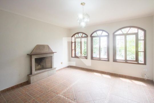 Sala de casa de condomínio à venda com 3 quartos, 260m² em Jardim Monte Azul, São Paulo