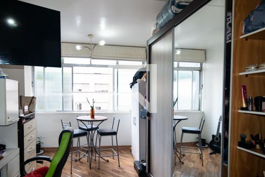 Quarto 1 de apartamento para alugar com 1 quarto, 61m² em Consolação, São Paulo