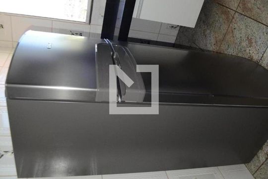 Detalhe da cozinha de apartamento para alugar com 2 quartos, 45m² em Jardim Vitoria, Belo Horizonte