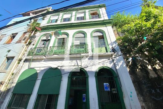 Fachada de kitnet/studio para alugar com 0 quarto, 50m² em Nazaré, Salvador