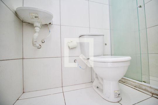 Banheiro de kitnet/studio para alugar com 0 quarto, 50m² em Nazaré, Salvador