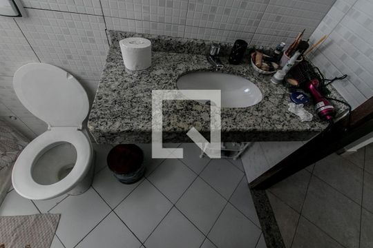 Banheiro 2 de casa de condomínio para alugar com 2 quartos, 500m² em Itapuã, Salvador