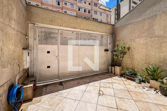 Garagem de casa à venda com 3 quartos, 135m² em Parque Sao Vicente, Santo André