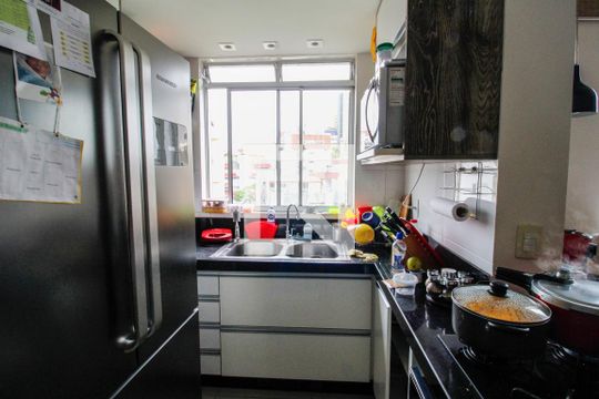 Cozinha  de apartamento para alugar com 2 quartos, 120m² em Buritis, Belo Horizonte