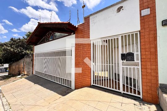 Fachada de casa à venda com 4 quartos, 539m² em Santa Maria, Santo André