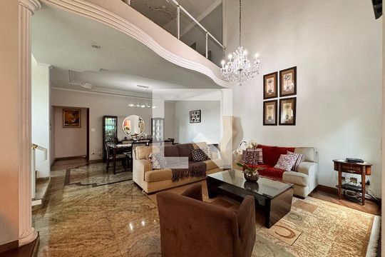 Sala de casa à venda com 4 quartos, 539m² em Santa Maria, Santo André