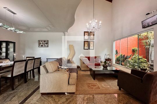 Sala de casa à venda com 4 quartos, 539m² em Santa Maria, Santo André