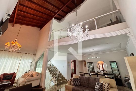 Sala de casa à venda com 4 quartos, 539m² em Santa Maria, Santo André