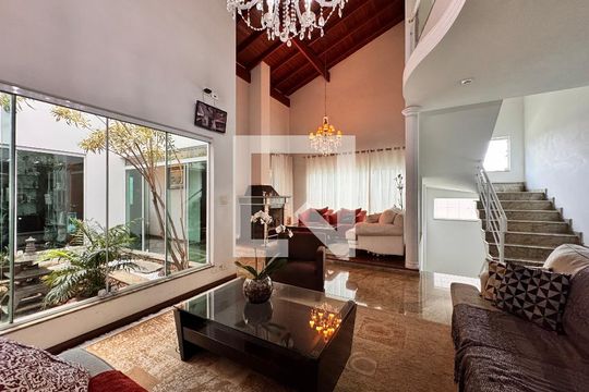 Sala de casa à venda com 4 quartos, 539m² em Santa Maria, Santo André