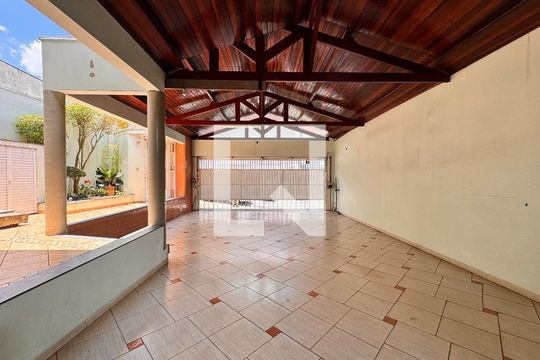 Garagem de casa à venda com 4 quartos, 539m² em Santa Maria, Santo André