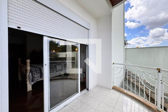 Sacada de casa à venda com 4 quartos, 539m² em Santa Maria, Santo André