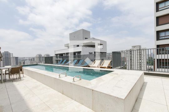 Piscina de kitnet/studio à venda com 1 quarto, 27m² em Campo Belo, São Paulo