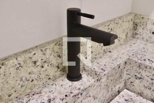Banheiro de apartamento à venda com 1 quarto, 25m² em Alto da Mooca, São Paulo