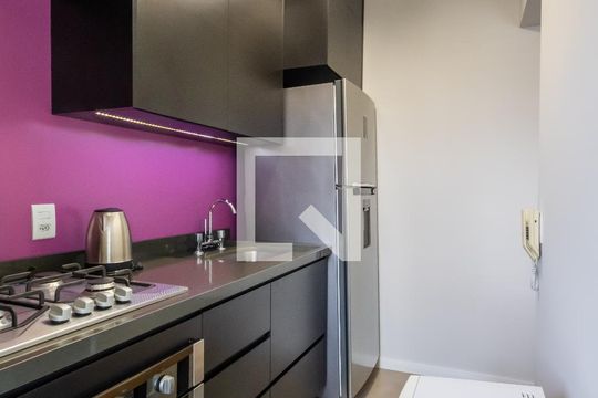 Cozinha de apartamento para alugar com 2 quartos, 53m² em Presidente Altino, Osasco