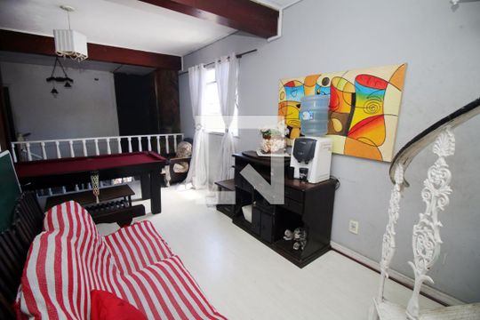 Sala 2 de casa para alugar com 5 quartos, 500m² em Irajá, Rio de Janeiro