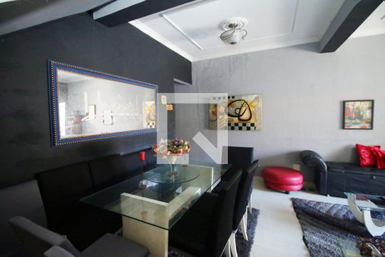 Sala de casa para alugar com 5 quartos, 500m² em Irajá, Rio de Janeiro