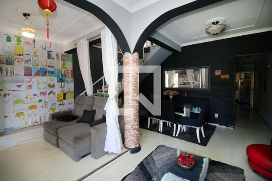 Sala de casa para alugar com 5 quartos, 500m² em Irajá, Rio de Janeiro