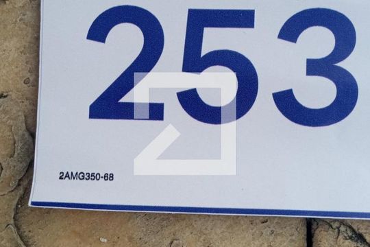 plaquinha instalada de casa à venda com 4 quartos, 540m² em Parque Maracana, Contagem