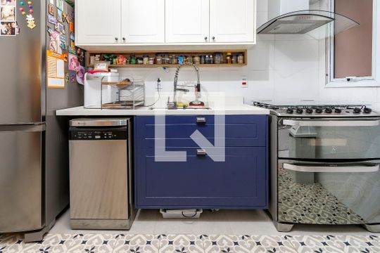 Cozinha de casa para alugar com 2 quartos, 130m² em Chácara Santo Antônio (zona Sul), São Paulo