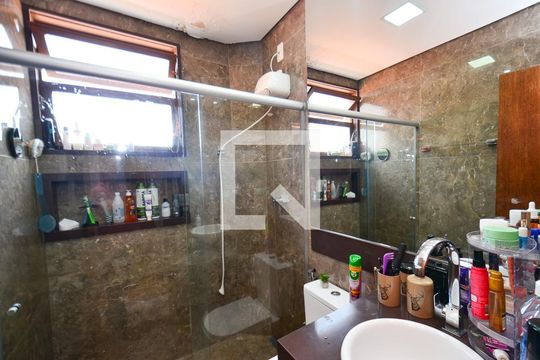 Banheiro social de apartamento à venda com 2 quartos, 139m² em Colégio Batista, Belo Horizonte