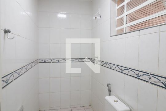 Banheiro de casa à venda com 4 quartos, 215m² em Jardim Esplanada, Jundiaí