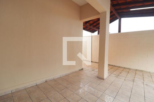 Garagem de casa à venda com 4 quartos, 215m² em Jardim Esplanada, Jundiaí