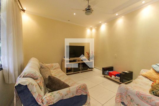 Casa à venda com 3 quartos, 380m² em Vila Taquari, São Paulo