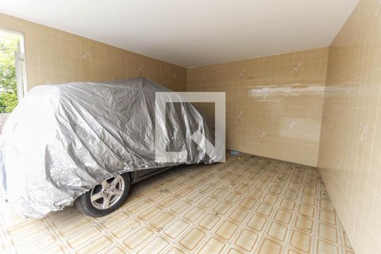 Garagem de casa à venda com 3 quartos, 380m² em Vila Taquari, São Paulo
