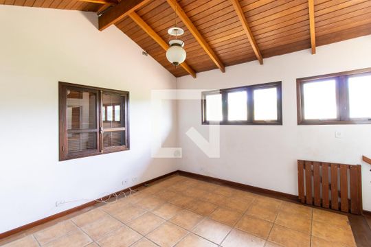 Area comum de casa de condomínio para alugar com 4 quartos, 3m² em Lajeado, Cotia