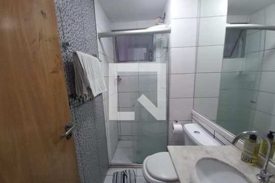 Banheiro de apartamento à venda com 4 quartos, 102m² em Planalto, Belo Horizonte