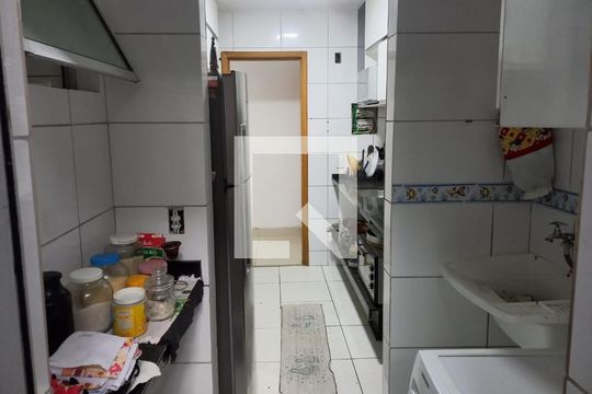 Cozinha de apartamento à venda com 4 quartos, 102m² em Planalto, Belo Horizonte