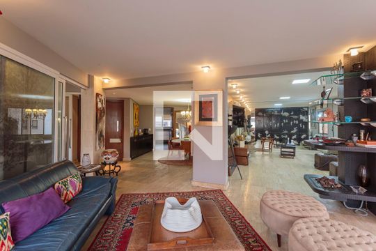 Apartamento à venda com 4 quartos, 250m² em Moema, São Paulo