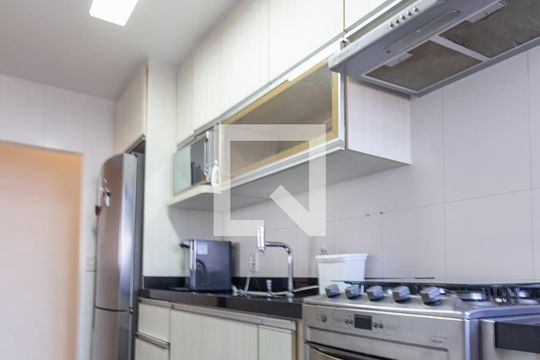 Cozinha de apartamento à venda com 3 quartos, 80m² em Jardim Consorcio, São Paulo