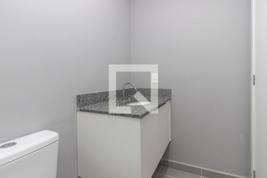 Banheiro de apartamento à venda com 1 quarto, 30m² em Chácara Santo Antônio (zona Sul), São Paulo