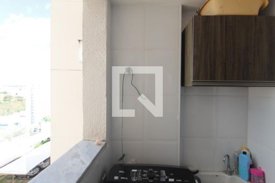Cozinha e Área de Serviço de apartamento para alugar com 3 quartos, 70m² em Jardim Guanabara, Belo Horizonte