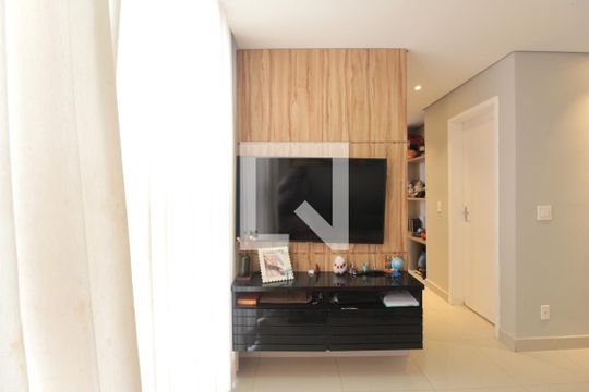 Sala de apartamento para alugar com 3 quartos, 70m² em Jardim Guanabara, Belo Horizonte