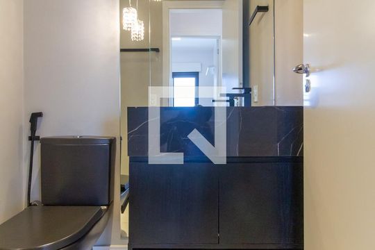 Banheiro Social de apartamento à venda com 2 quartos, 68m² em Vila Romana, São Paulo