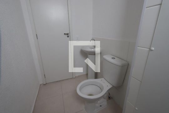 Banheiro de apartamento para alugar com 2 quartos, 36m² em Jardim Santa Adelia, São Paulo